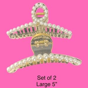 Set 2 Hair Clips Faux Pearl New in Pkg